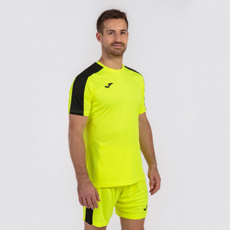Joma Soccer Jersey available in Joma Canada Store. Customize your teamwear with sponsors and numbers. Joma is shipping in Canada. 