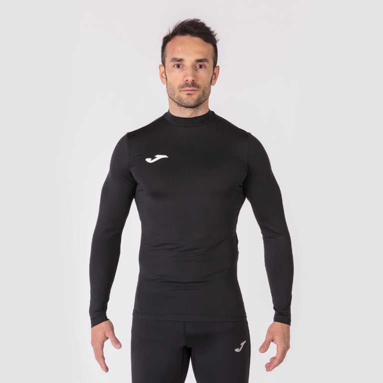 Joma Brama Baselayer Long Sleeve, available in Joma Canada Store. Joma is shipping in Canada. For club offers contact us.